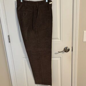 Eddie Bauer Men's Corduroy Pants in Deep Brown